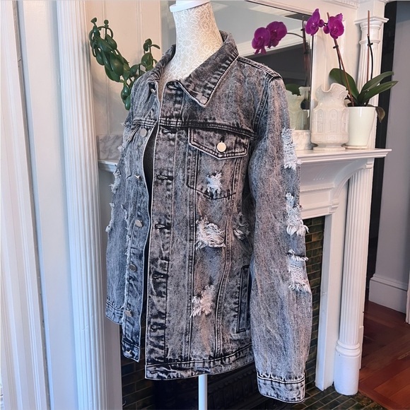 FANTASTIC FAWN Charcoal Gray Distressed Jean Jacket‎ Relaxed Fit Size Medium - Picture 10 of 14